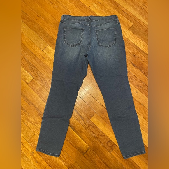 Old Navy Super Skinny Jeans Size 10 Short - Picture 3 of 3